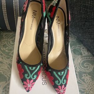 Beautiful heels only worn once!